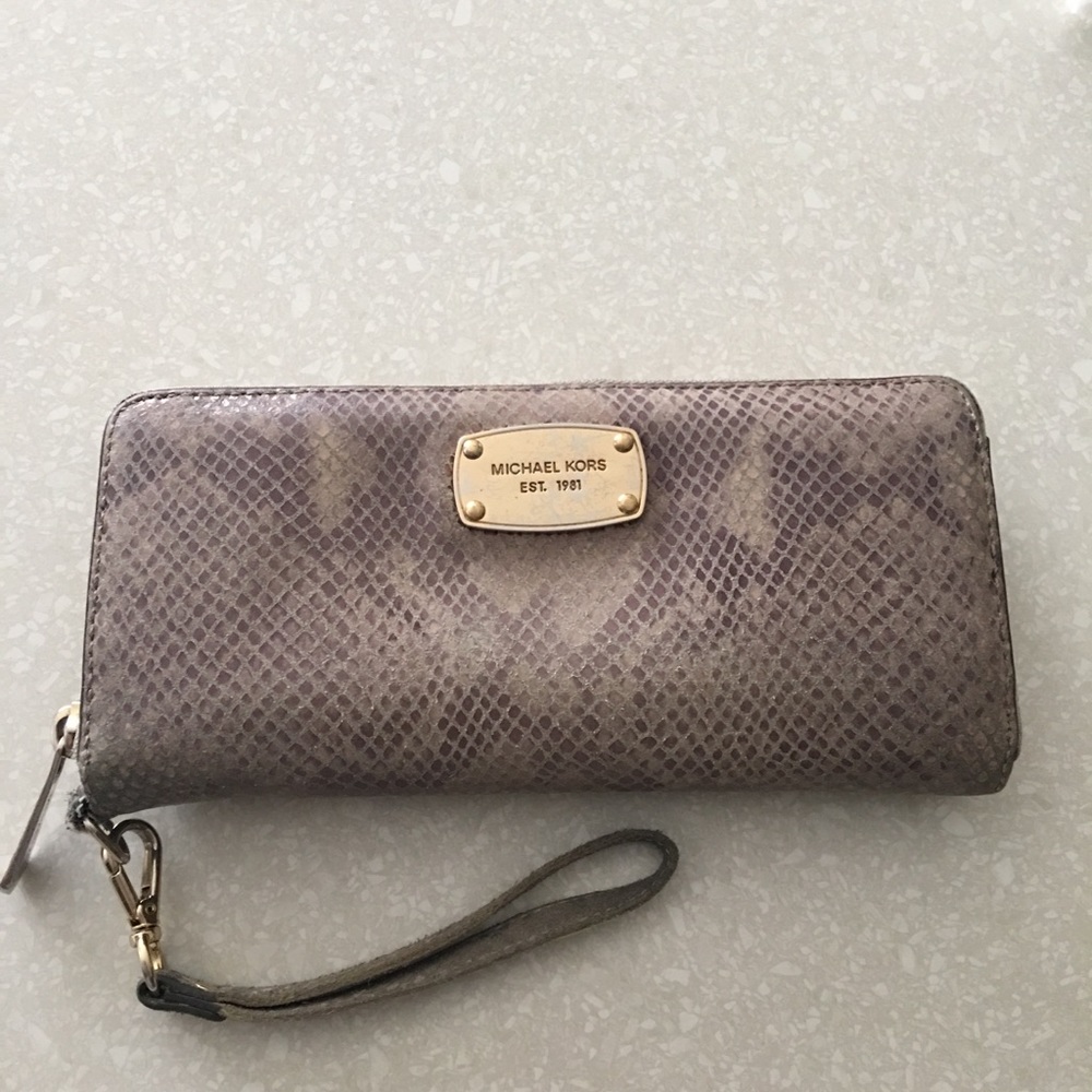 Michael kors wallet